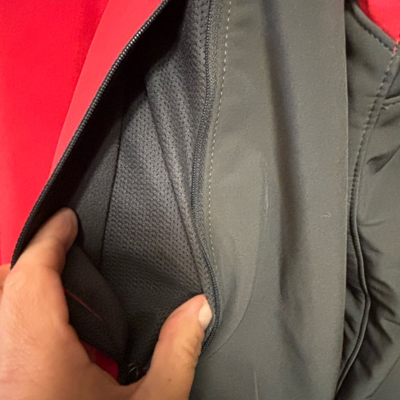 Men’s XXL North Face Jacket, red & black - Picture 4 of 7